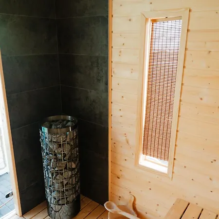 Wierzbowka- Basen, Sauna, Rowery 미엘노